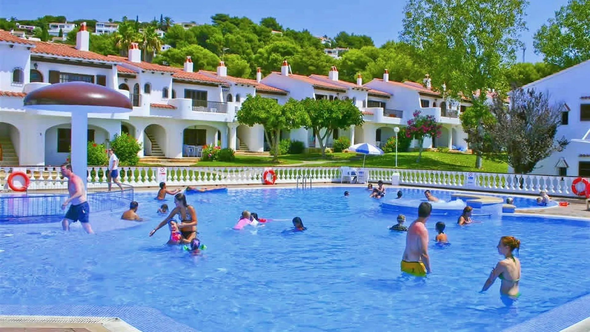 Apartamentos Son Bou Gardens By Menorcarentals Aparthotel