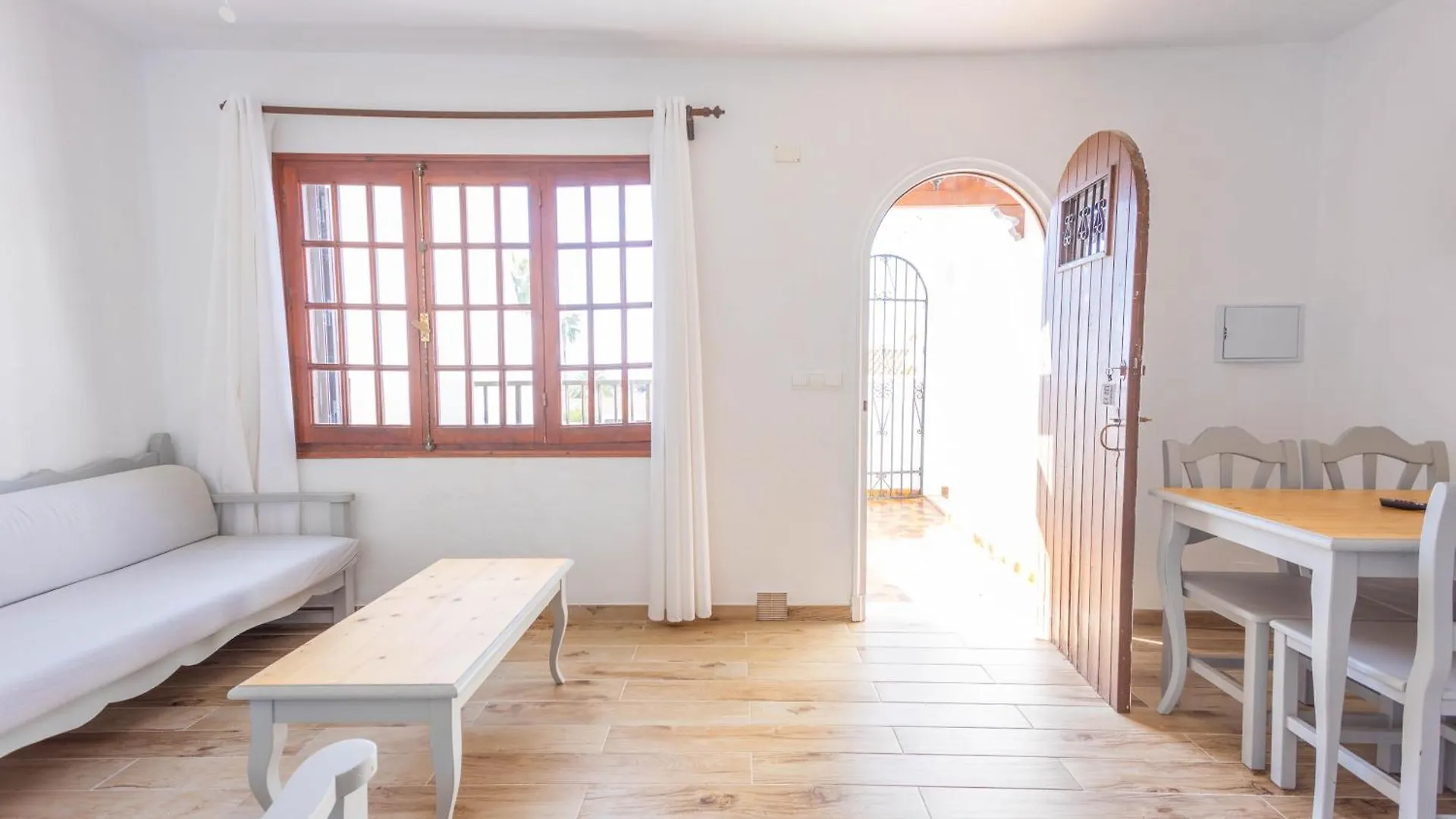 Apartamentos Son Bou Gardens By Menorcarentals 2*,  Spagna