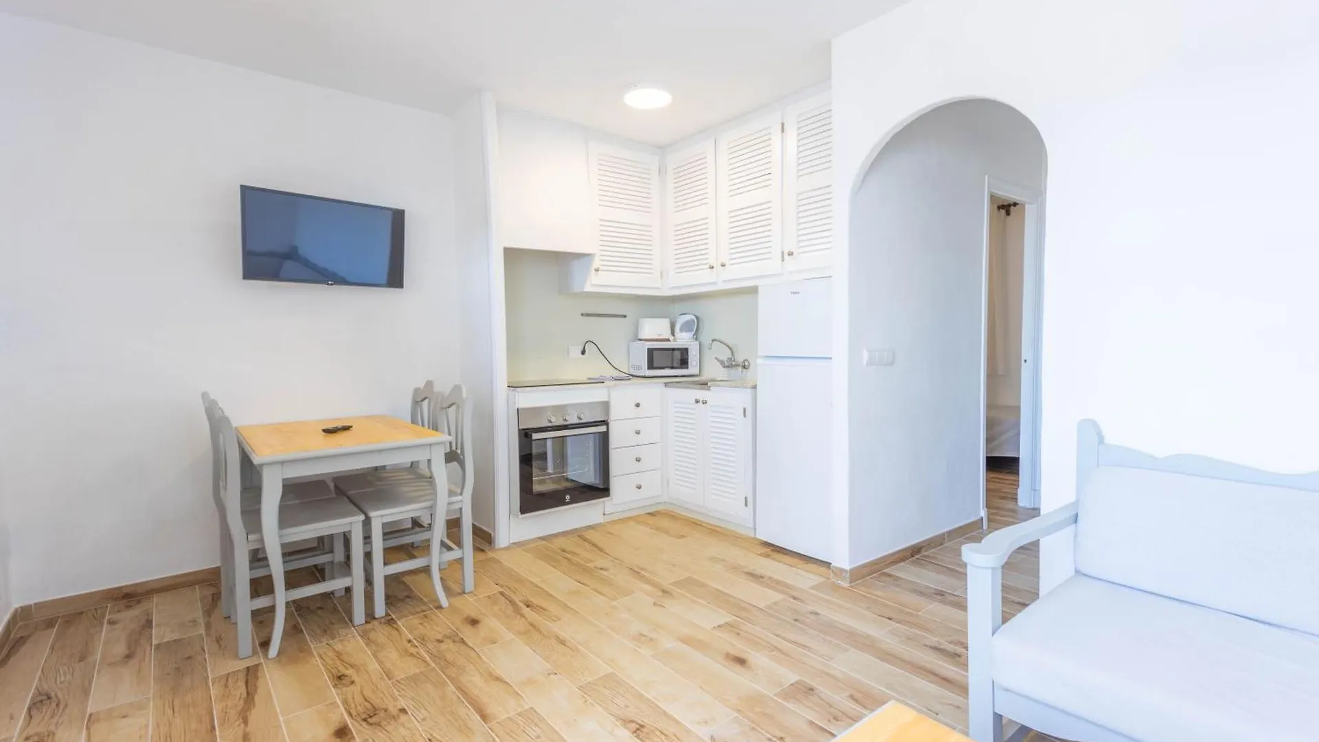 Apartamentos Son Bou Gardens By Menorcarentals Aparthotel
